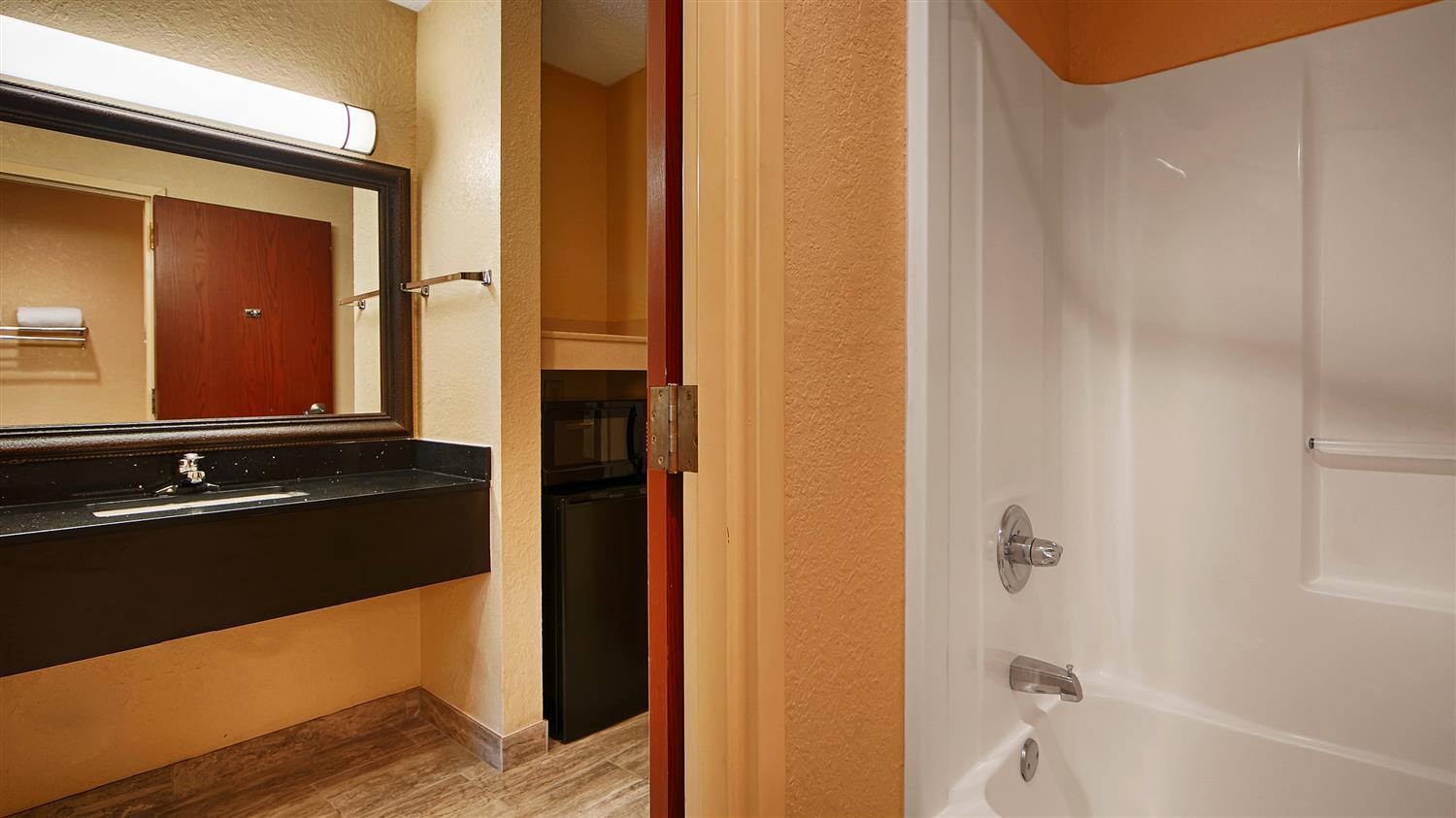 Best Western Gardendale Exterior photo