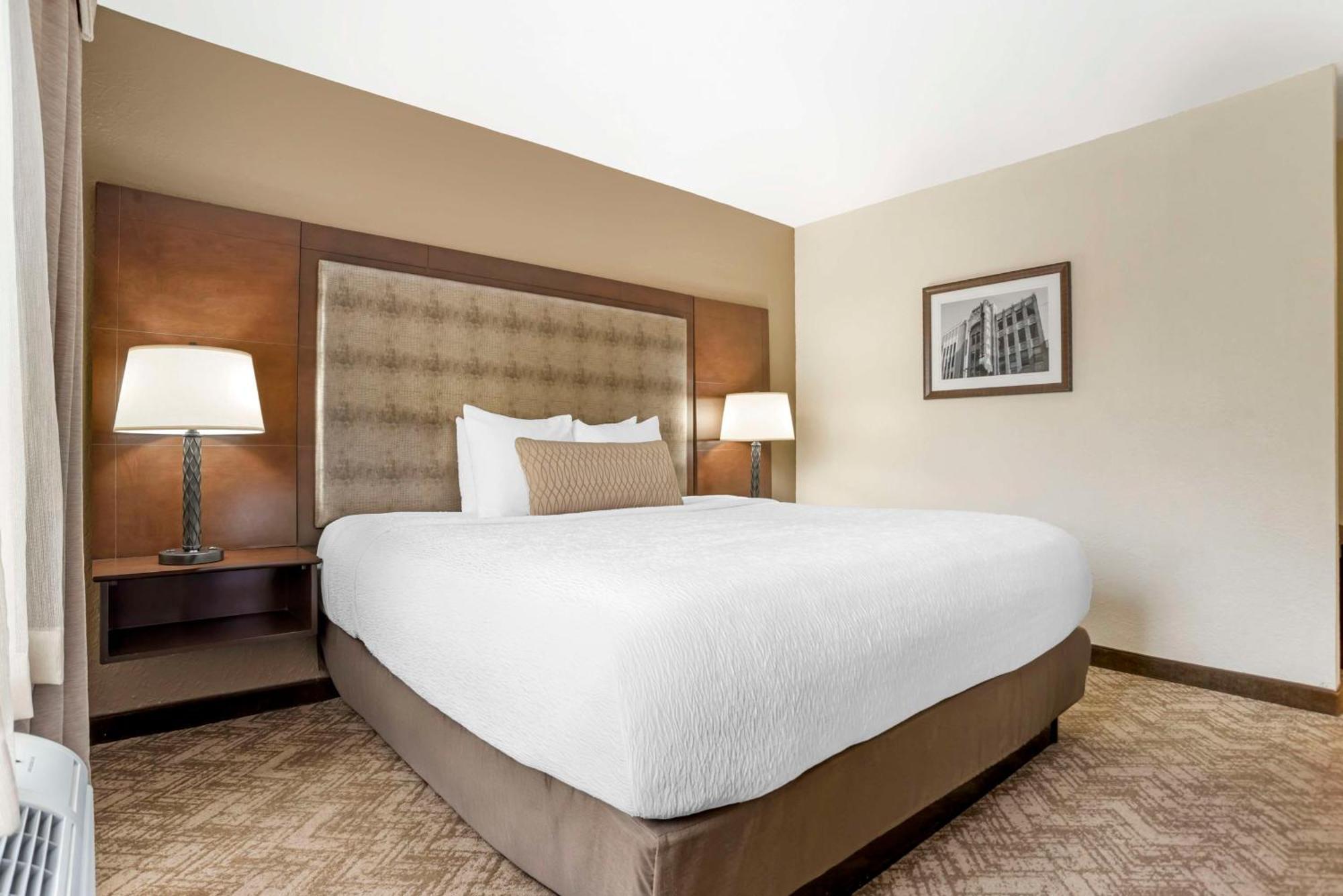 Best Western Gardendale Exterior photo